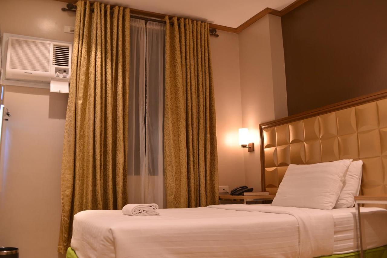 Robertson Hotel Naga  Oda fotoğraf